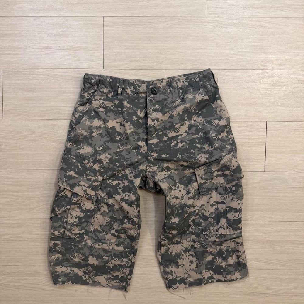 Digital Camo Cutoff Cargo Shorts Mens Size 30